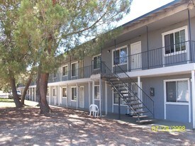 Oakridge Apartments in Marysville, CA - Building Photo