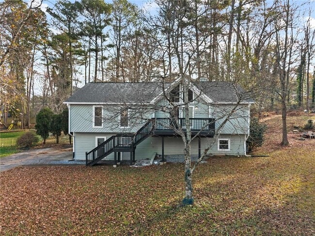 property at 658 Hunt Station Dr
