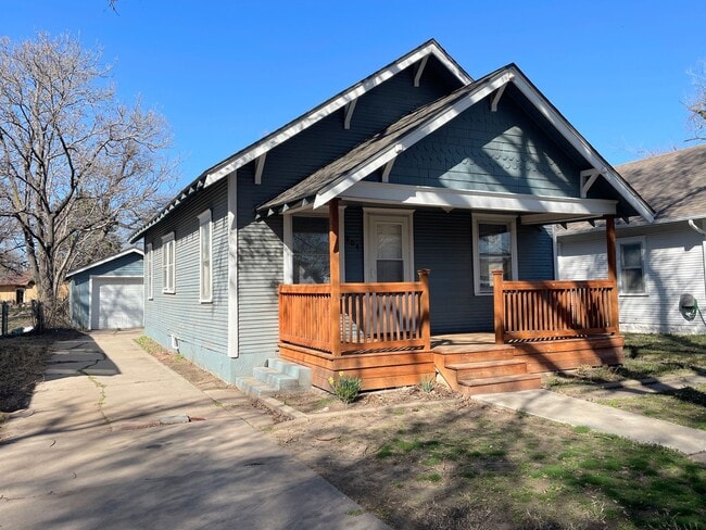 property at 904 E 5th Ave