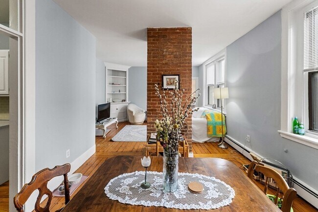 2 Pearl St in Boston, MA - Building Photo - Building Photo