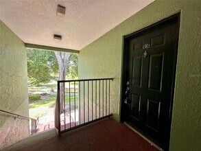 2053 Dixie Belle Dr in Orlando, FL - Foto de edificio - Building Photo