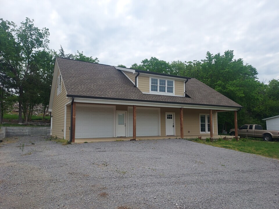 214 Priest Ave in Watertown, TN - Building Photo
