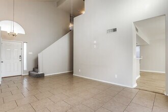 1343 E Helena Dr in Phoenix, AZ - Building Photo - Building Photo