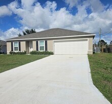 3681 SW Haines St in Port St. Lucie, FL - Building Photo