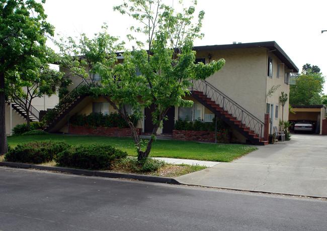 152 Carlton Ave in Los Gatos, CA - Foto de edificio - Building Photo