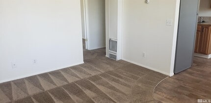 565 Roberts St in Reno, NV - Building Photo - Building Photo