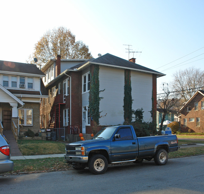 902 2nd St W in Huntington, WV - Foto de edificio - Building Photo