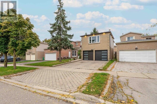 4354 Waterford Crescent in Mississauga, ON - Building Photo - Building Photo