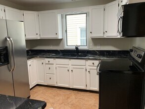 180 Hamilton Dr, Unit Lower in Buffalo, NY - Building Photo - Building Photo