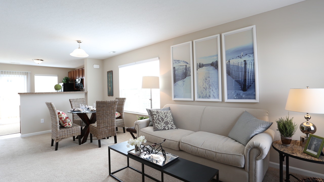 Traditions at Worthington Woods in Columbus, OH - Foto de edificio