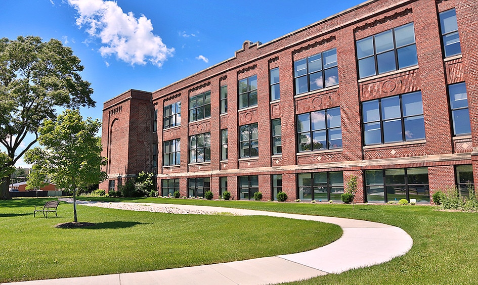 The James - Luxury Senior Residences in Ferndale, MI - Foto de edificio