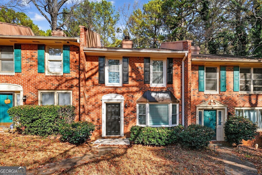 898 Chippendale Ln in Norcross, GA - Building Photo