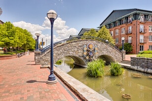 25 S Jefferson St, Unit Apt. B in Frederick, MD - Building Photo