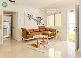 11817 Darlington Ave in Los Angeles, CA - Building Photo - Building Photo