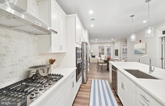 104 Saint Ives Pl, Unit 109 in Oxon Hill, MD - Building Photo - Building Photo