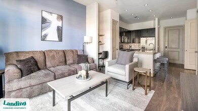 2626 Fountain View Dr in Houston, TX - Building Photo - Building Photo