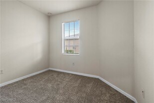 4244 Lemongrass Dr in Ft. Myers, FL - Building Photo