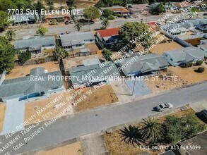 7703 Sue Ellen Dr in Port Richey, FL - Building Photo - Building Photo