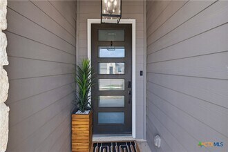 3809 Donald Dr in Seguin, TX - Building Photo - Building Photo