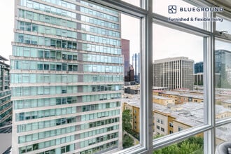 989 112th Ave NE in Bellevue, WA - Building Photo - Building Photo