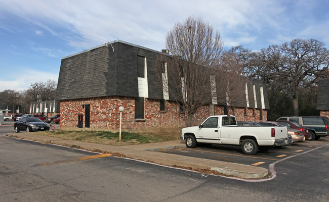 Springdale Apartments in Haltom City, TX - Building Photo - Building Photo