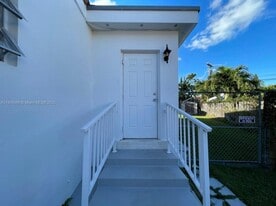 1810 SW 33rd Ave in Miami, FL - Building Photo