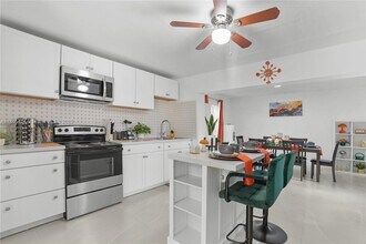 3880 NW 5th St in Lauderhill, FL - Building Photo - Building Photo