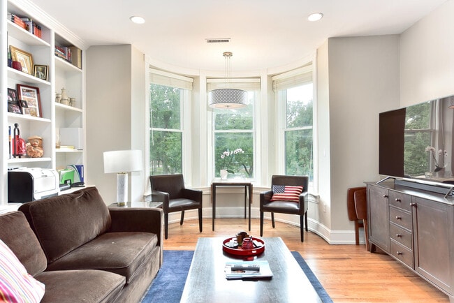 24 Logan Cir NW, Unit 5 in Washington, DC - Building Photo - Building Photo