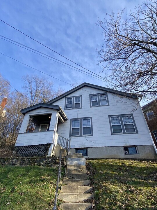 727 Riddle Rd in Cincinnati, OH - Building Photo