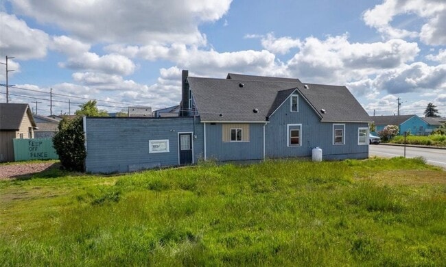1118 W Wishkah St in Aberdeen, WA - Building Photo - Building Photo