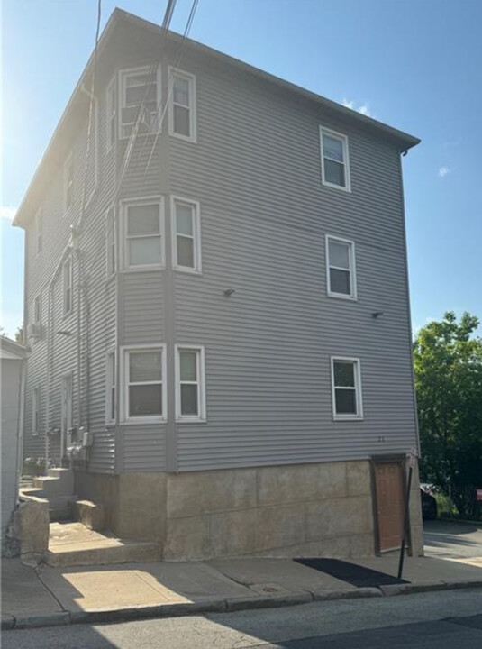 21 Dale St, Unit #2 in Providence, RI - Building Photo