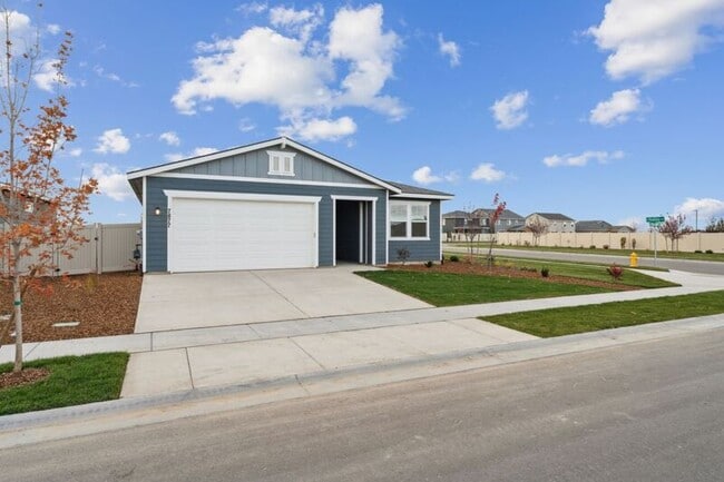 7877 E Beaufort St in Nampa, ID - Building Photo - Building Photo