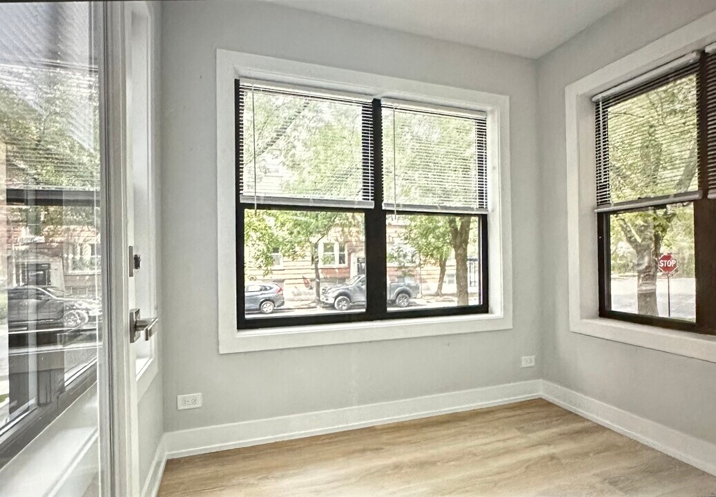 6931 N Lakewood Ave, Unit 1 in Chicago, IL - Foto de edificio