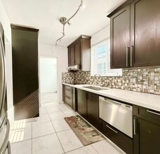 1500 SW 18th St in Miami, FL - Foto de edificio - Building Photo