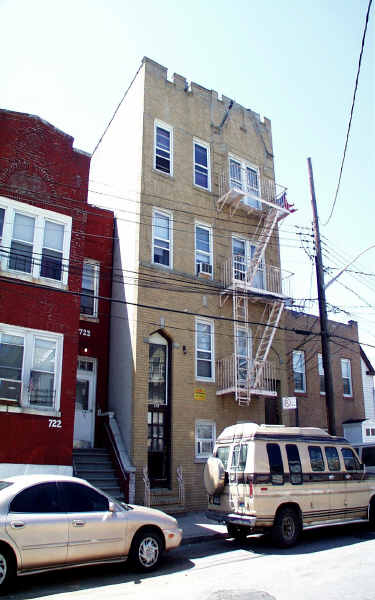 720 E 218th St in Bronx, NY - Building Photo