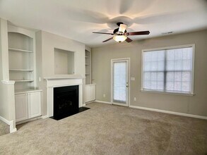 157 Woodson Dr in Clayton, NC - Foto de edificio - Building Photo