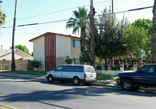 1051-1065 S Orange Ave in Fresno, CA - Building Photo - Building Photo