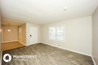 6067 Park Dr in Forest Park, GA - Building Photo - Building Photo