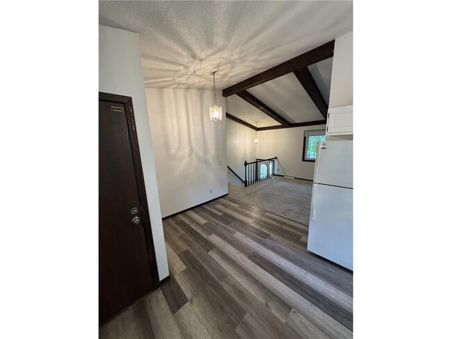 571 County Rd B E in Maplewood, MN - Building Photo - Building Photo