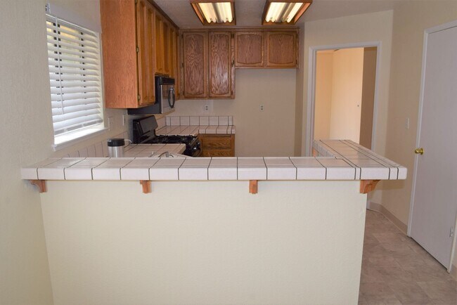 4712 Story Way in Elk Grove, CA - Building Photo - Building Photo