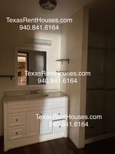 1207 N Reynolds Ave in Throckmorton, TX - Building Photo - Building Photo