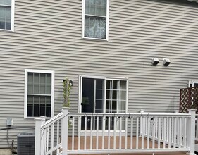 15 Freedom Way in East Lyme, CT - Building Photo - Building Photo