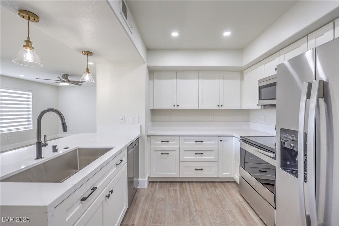 2300 E Silverado Ranch Blvd in Las Vegas, NV - Building Photo