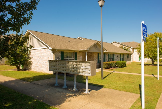 New Haven Apartments in Birmingham, AL - Building Photo - Building Photo