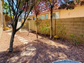 10234 Torrey Valley Ct in Las Vegas, NV - Building Photo - Building Photo