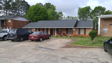 Cloverleaf Apartments in Athens, AL - Building Photo - Building Photo