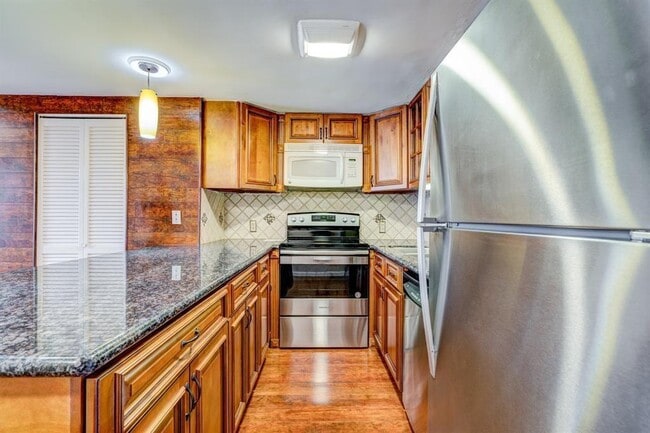7520 Hornwood Dr in Houston, TX - Building Photo - Building Photo