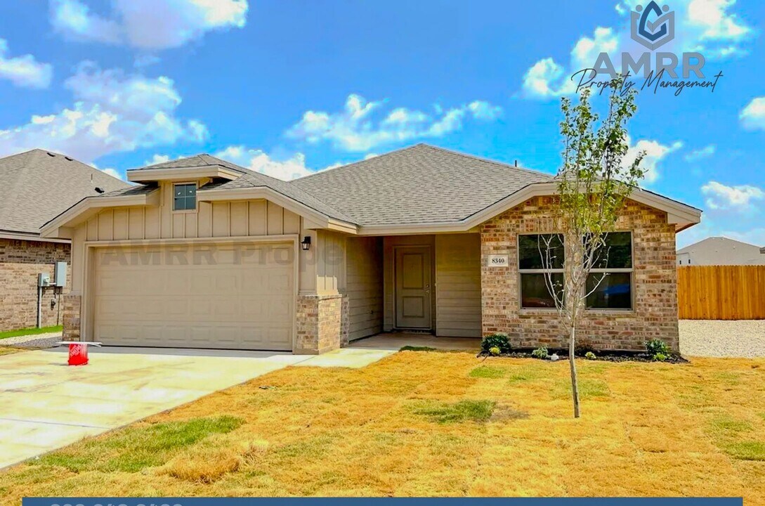 8340 E County Rd 111 in Midland, TX - Building Photo