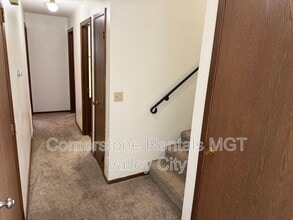 1063 5th Ave NW in Valley City, ND - Building Photo - Building Photo