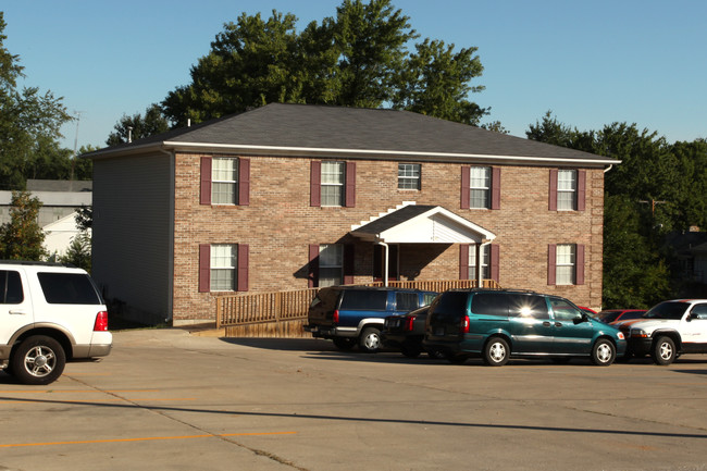 207 Vest Rd in Henryville, IN - Building Photo - Building Photo